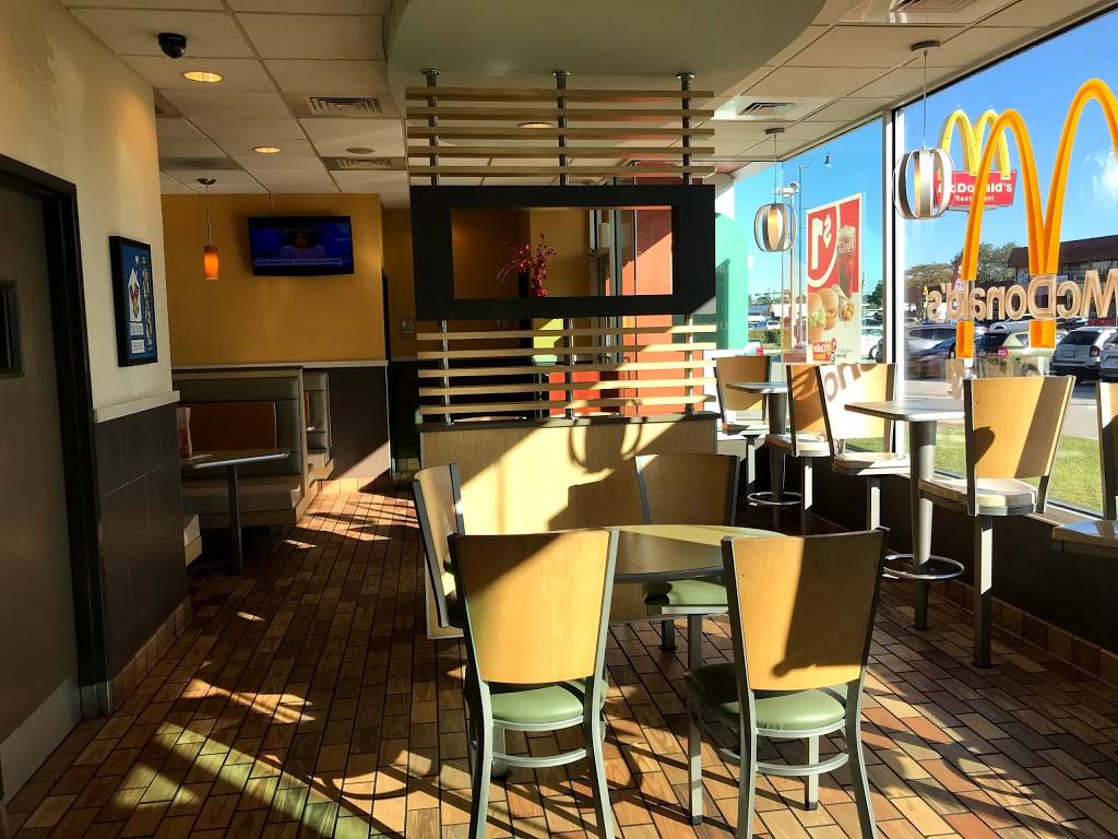 McDonalds | cafe | 7281 SW 8th St, Miami, FL 33144, USA | 3052613441 OR +1 305-261-3441