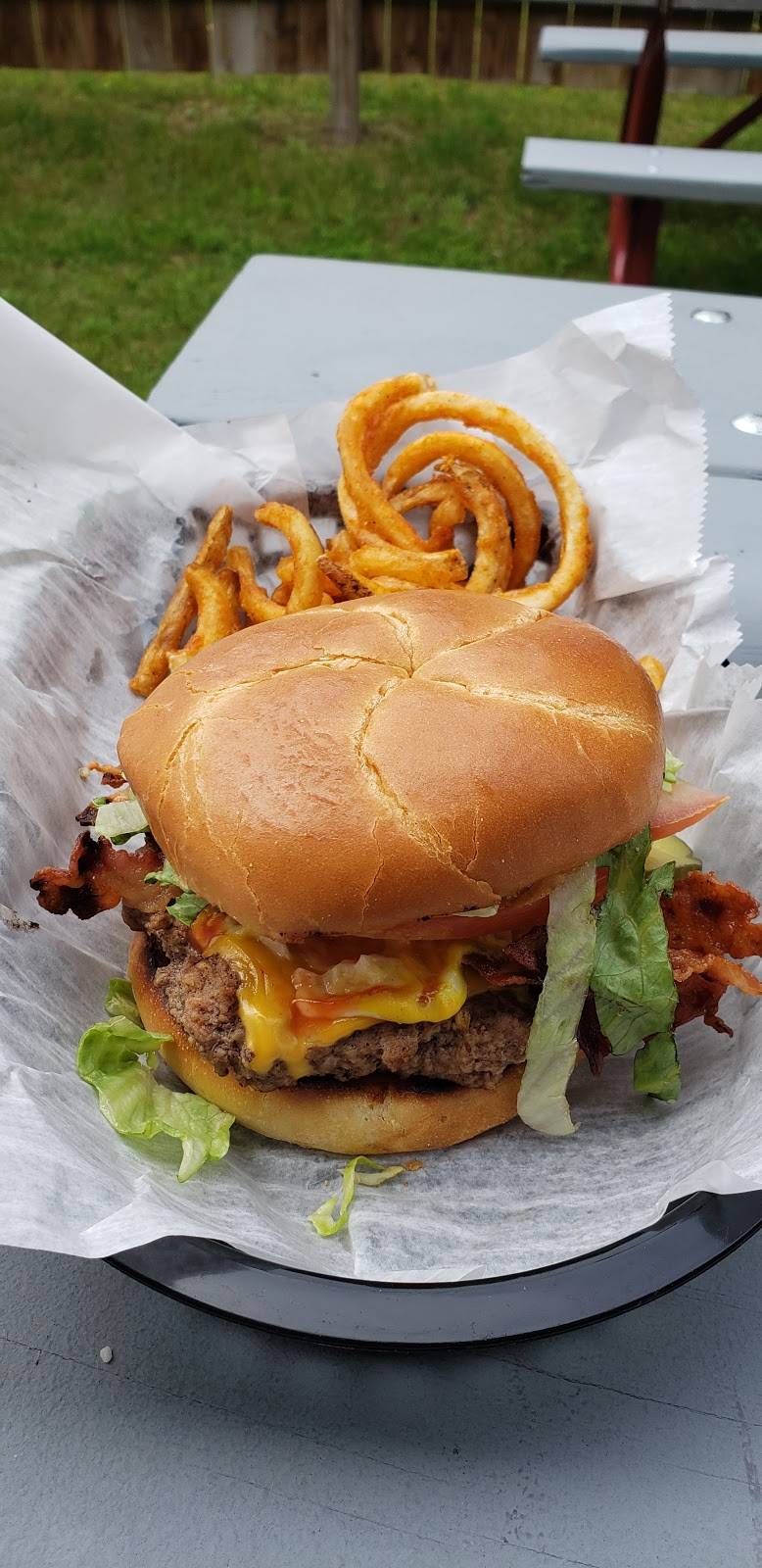 Bringers at Loggers | restaurant | 1215 S River Rd, Saginaw, MI 48609, USA | 9893411024 OR +1 989-341-1024