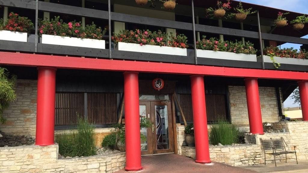 Street Restaurant | restaurant | 3407 Greystone Dr, Austin, TX 78731, USA | 5123829567 OR +1 512-382-9567