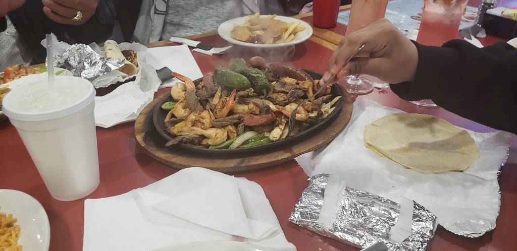 Rio Bravo Restaurant Seafood | restaurant | 4300 Town Center Dr Suite 1980, Fort Worth, TX 76115, USA | 8179205991 OR +1 817-920-5991