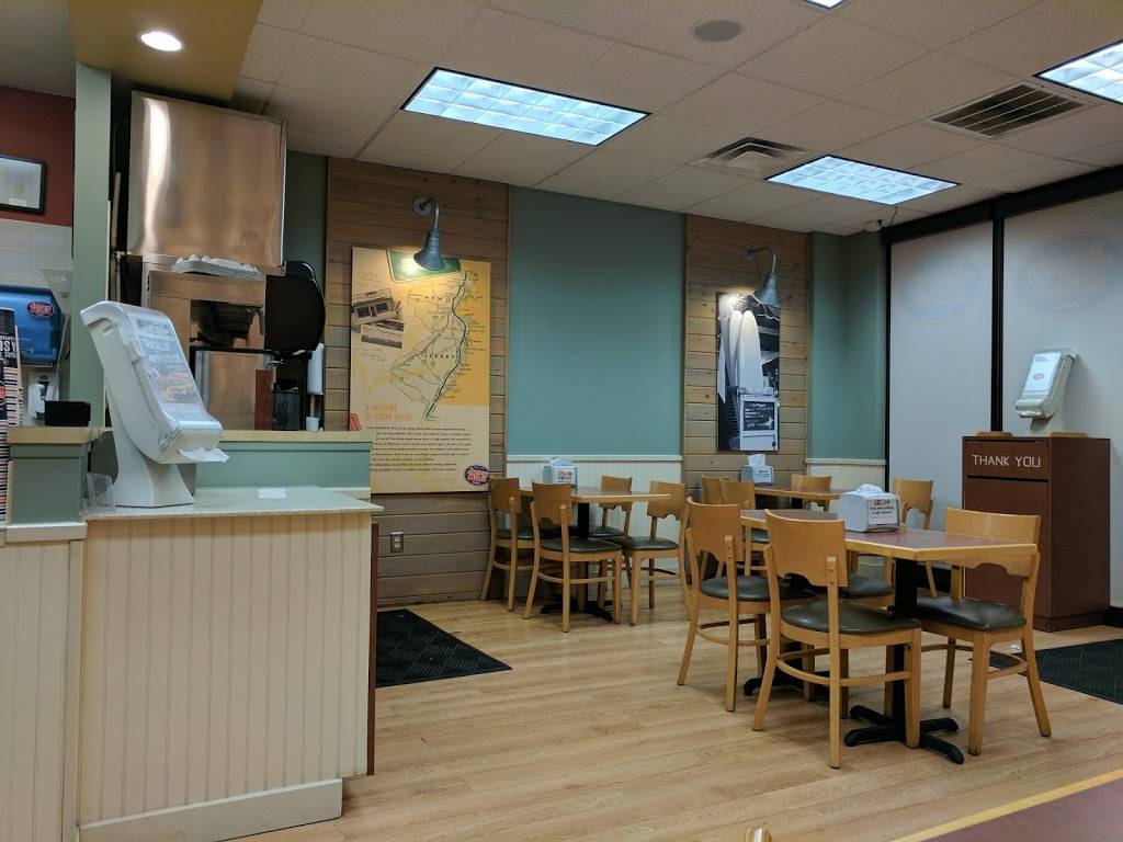 Jersey Mikes Subs | meal takeaway | 1204 N Interstate Dr Suite 150, Norman, OK 73072, USA | 4053215100 OR +1 405-321-5100