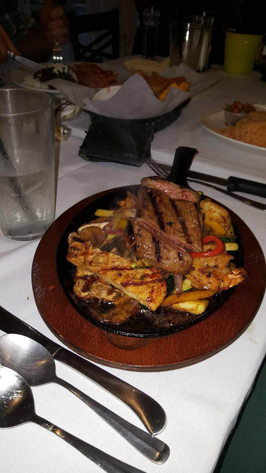 Latino Flavor Grille | restaurant | 31 N Main St, Manahawkin, NJ 08050, USA | 6099942652 OR +1 609-994-2652