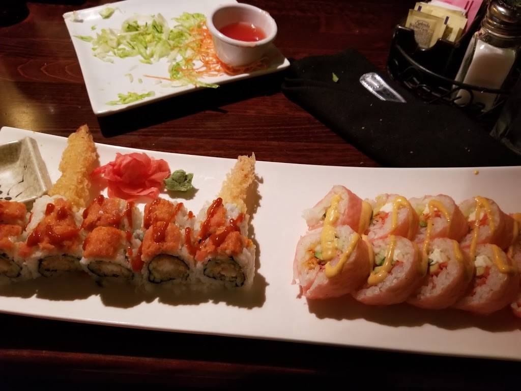 Fujiyama Japanese Steakhouse | restaurant | 3000 W Deyoung St #156, Marion, IL 62959, USA | 6189939686 OR +1 618-993-9686