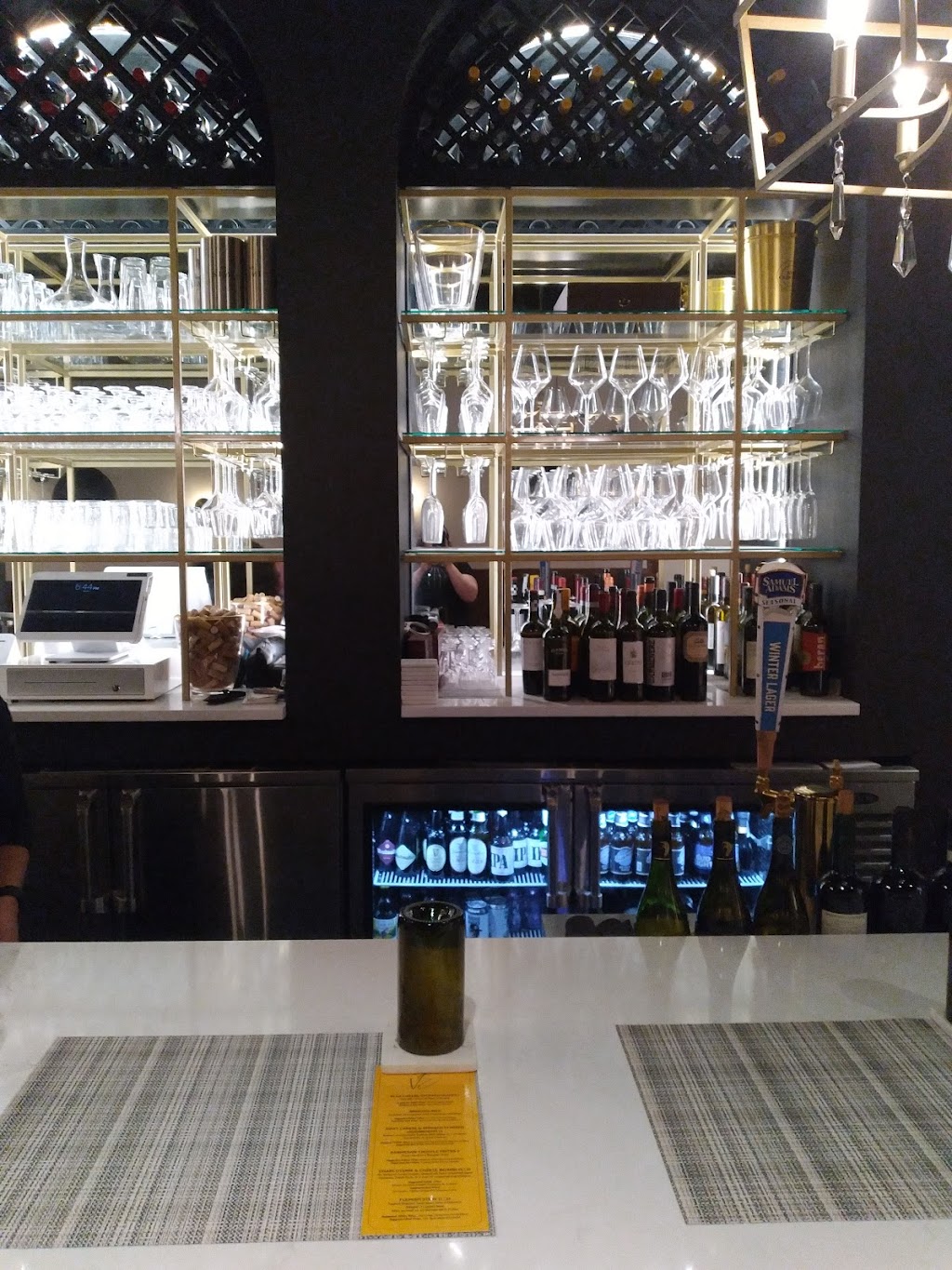 Van Edoms Wine Bar | restaurant | 12344 S Northshore Dr, Knoxville, TN 37922, USA | 9313199017 OR +1 931-319-9017