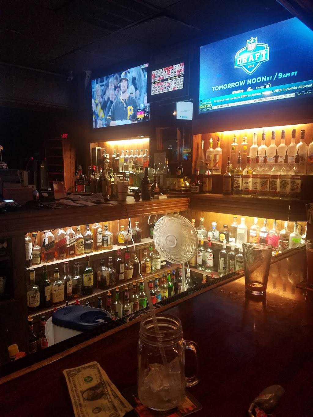 The Rusty Nail | restaurant | 14210 Pierce Plaza, Omaha, NE 68144, USA | 4029339753 OR +1 402-933-9753