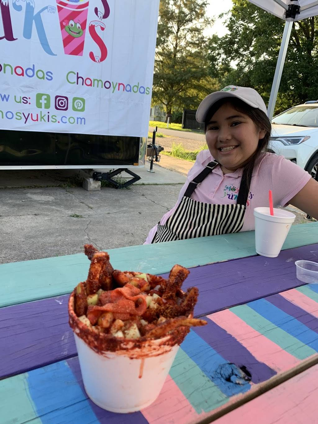 Momos Yukis | restaurant | 3306 Orlando St, Houston, TX 77093, USA | 7133922449 OR +1 713-392-2449