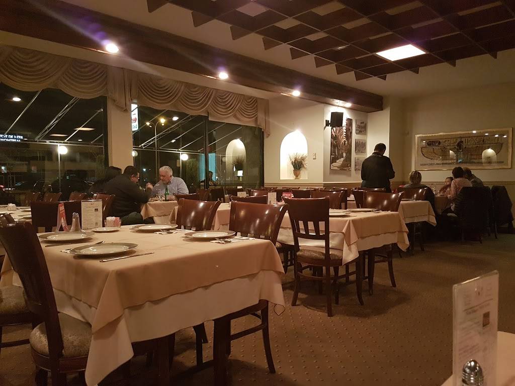 Restaurant Daou | restaurant | 2373 Boulevard Marcel-Laurin, Saint-Laurent, QC H4R 1K4, Canada | 5143341199 OR +1 514-334-1199