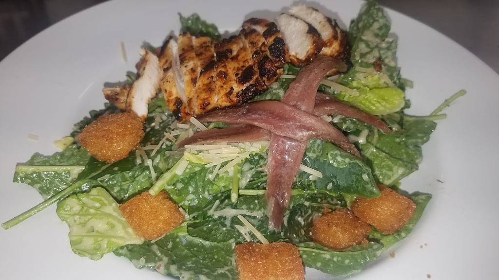 Michaels on the Waterfront | restaurant | 5 S Water St, Wilmington, NC 28401, USA | 9107694252 OR +1 910-769-4252