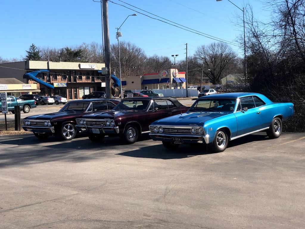 Pauls Drive In | restaurant | 10424 Blue Ridge Blvd, Kansas City, MO 64134, USA | 8167615700 OR +1 816-761-5700