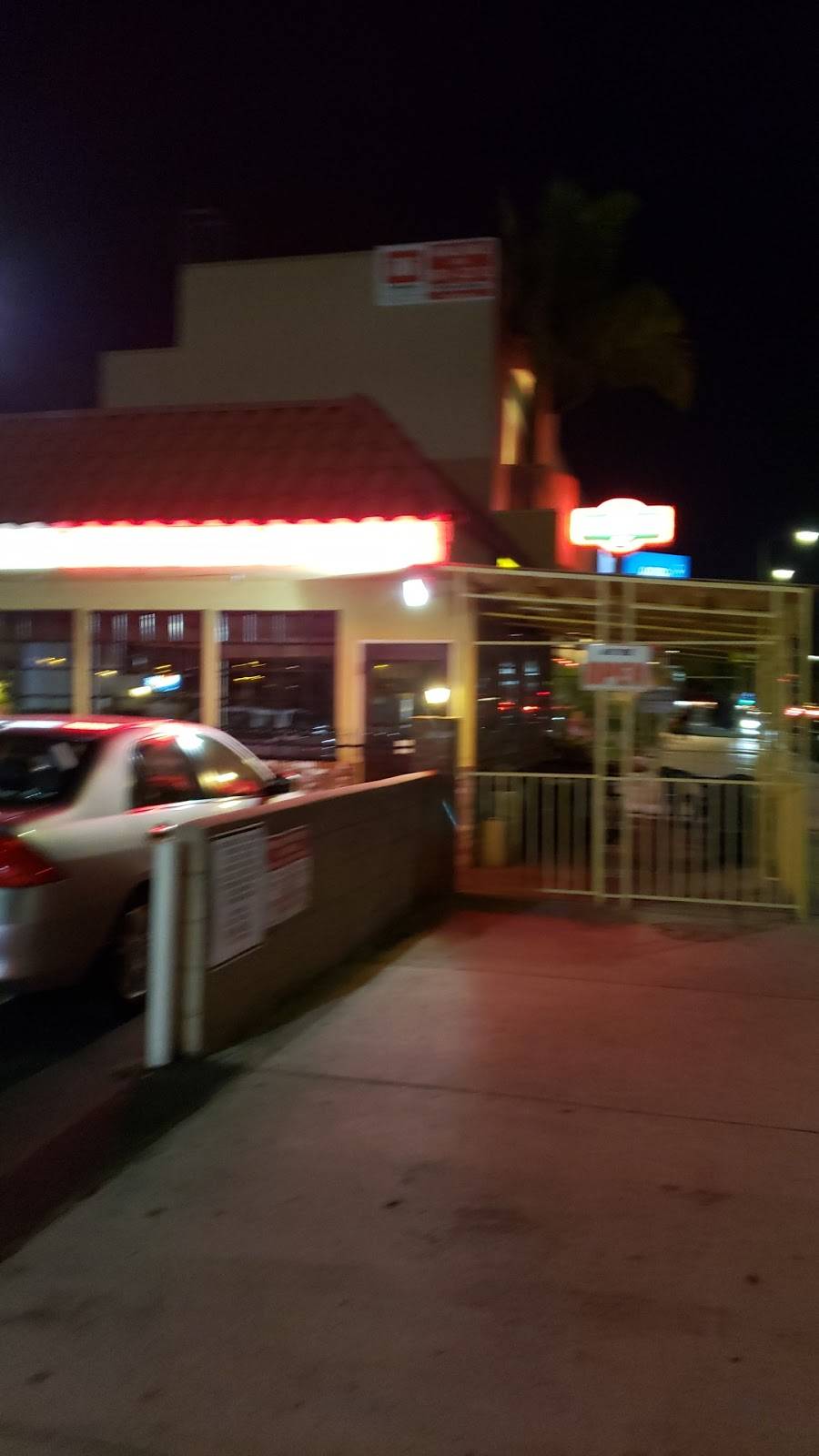 Boulevard Burgers | restaurant | 21718 Ventura Blvd, Woodland Hills, CA 91364, USA | 8187036005 OR +1 818-703-6005