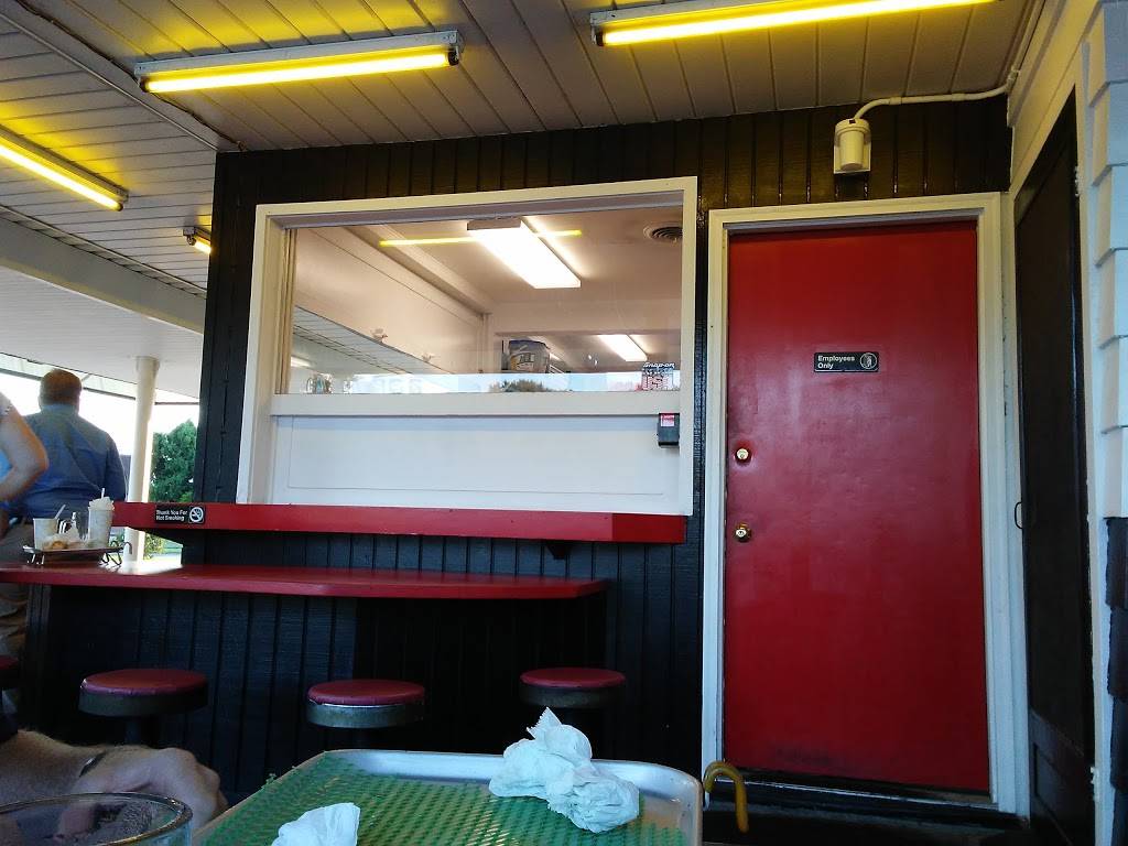 Fundays, The Root Beer Stand | restaurant | 1345 4th St NW, New Philadelphia, OH 44663, USA | 3303438856 OR +1 330-343-8856