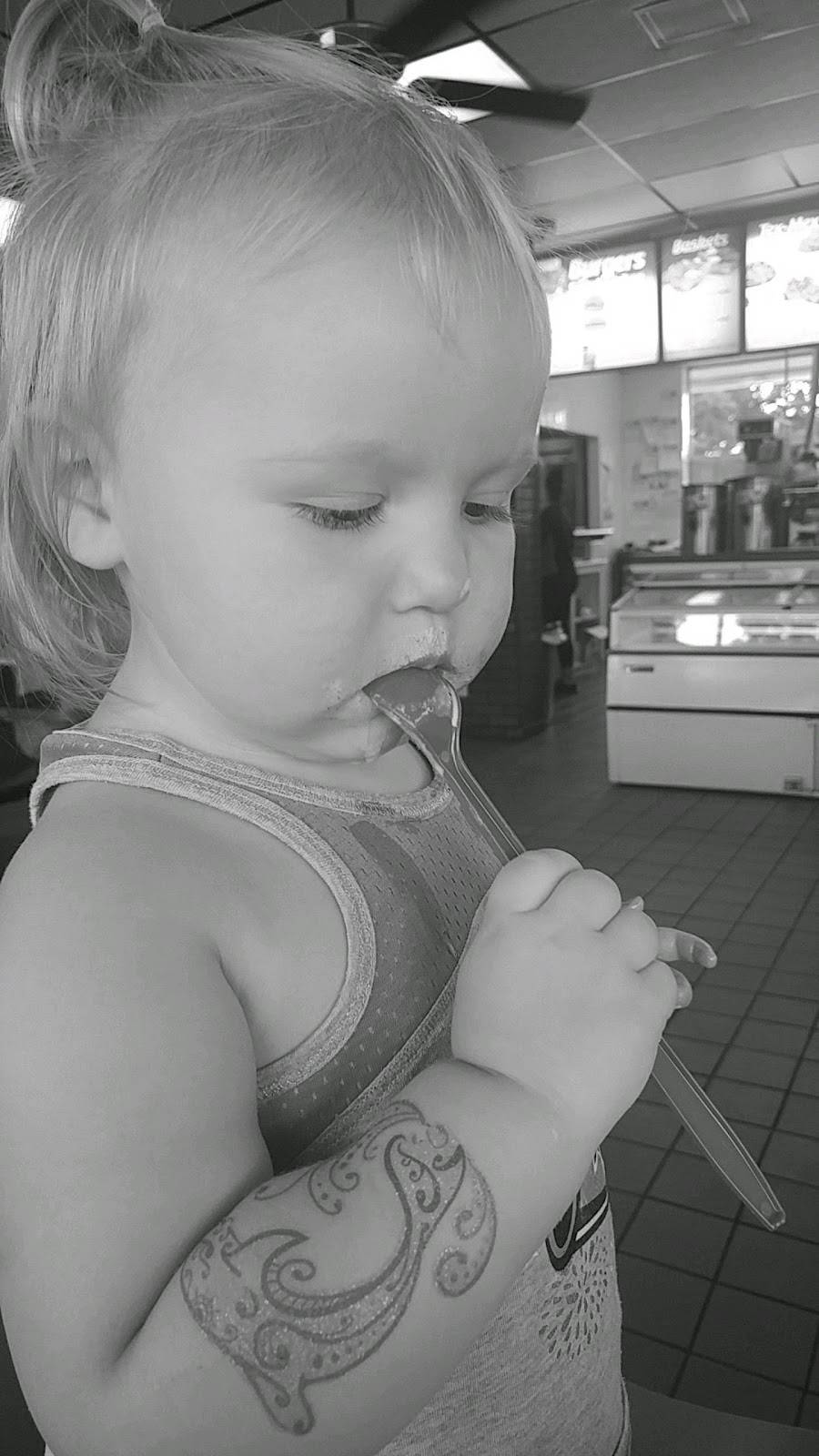 Dairy Queen Store | restaurant | 311 N Jefferson St, La Grange, TX 78945, USA | 9799685861 OR +1 979-968-5861