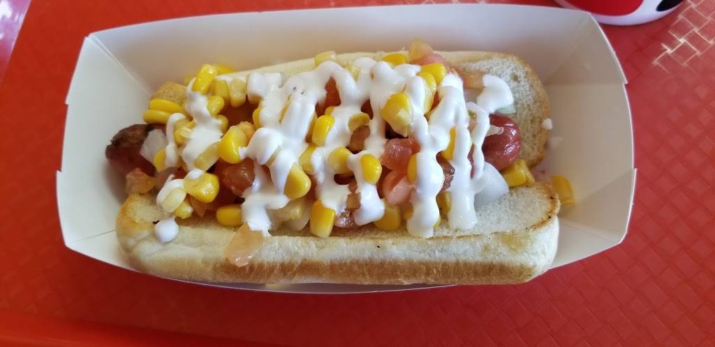 Roscoe’s Dogs | restaurant | 1962 Whitson St, Selma, CA 93662, USA | 5598983060 OR +1 559-898-3060