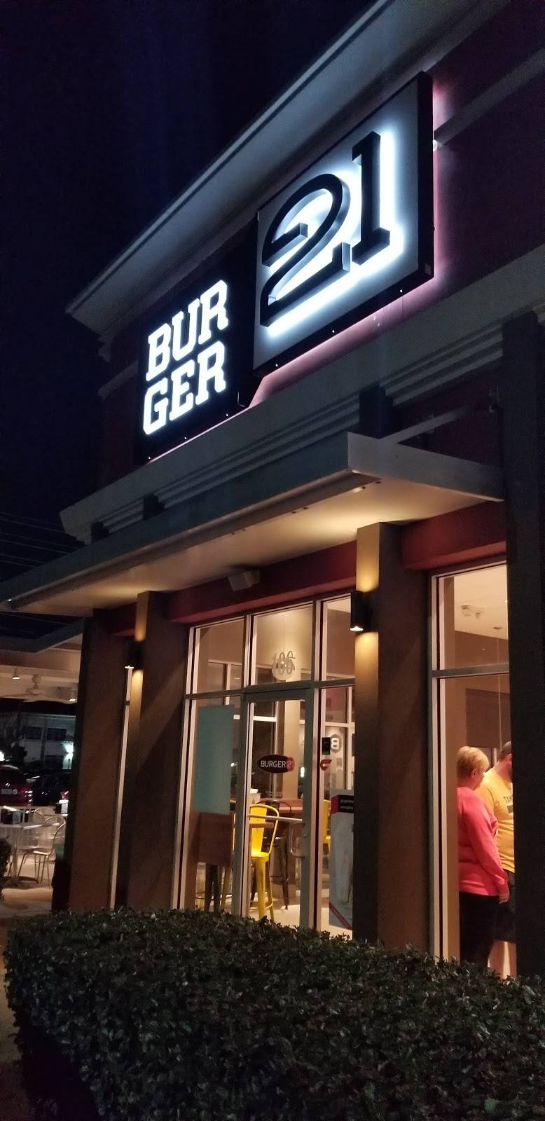 Burger 21 New Tampa | restaurant | 20304 Trout Creek Dr #106, Tampa, FL 33647, USA | 8135014910 OR +1 813-501-4910