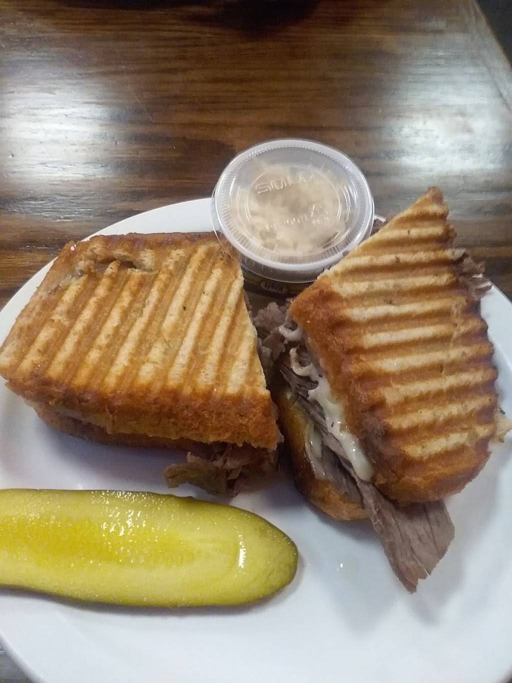 Chuggys | restaurant | 388 Barton St, Stoney Creek, ON L8E 2K9, Canada | 9056625348 OR +1 905-662-5348