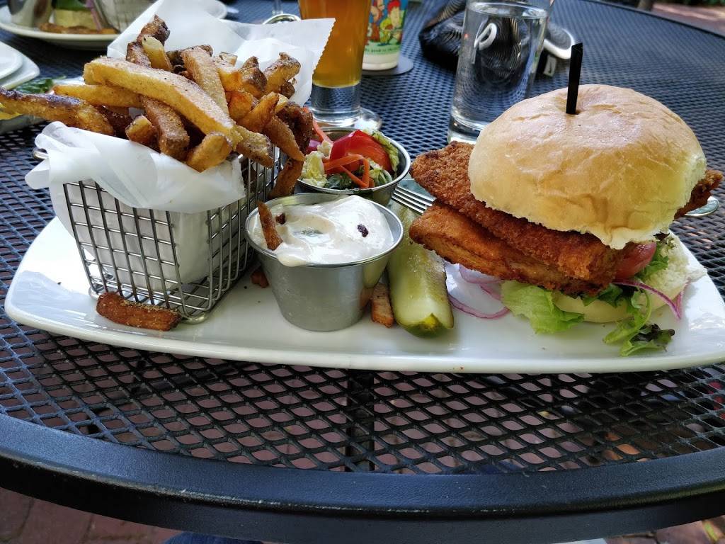 Georgetown | restaurant | 18515 Detroit Rd, Lakewood, OH 44107, USA | 2162213500 OR +1 216-221-3500