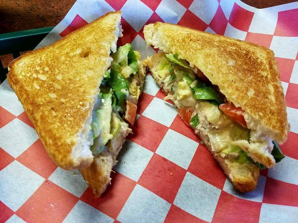 Smokehouse 61 | restaurant | 2148 William St, Cape Girardeau, MO 63703, USA | 5733358880 OR +1 573-335-8880