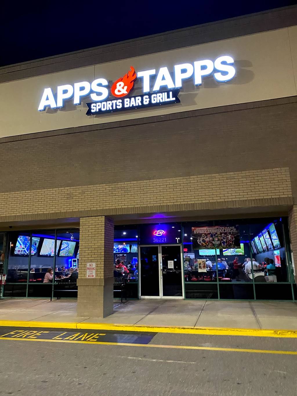 Apps & Tapps Sports Bar And Grill | restaurant | 36221 E Lake Rd S, Palm Harbor, FL 34685, USA | 7277544764 OR +1 727-754-4764