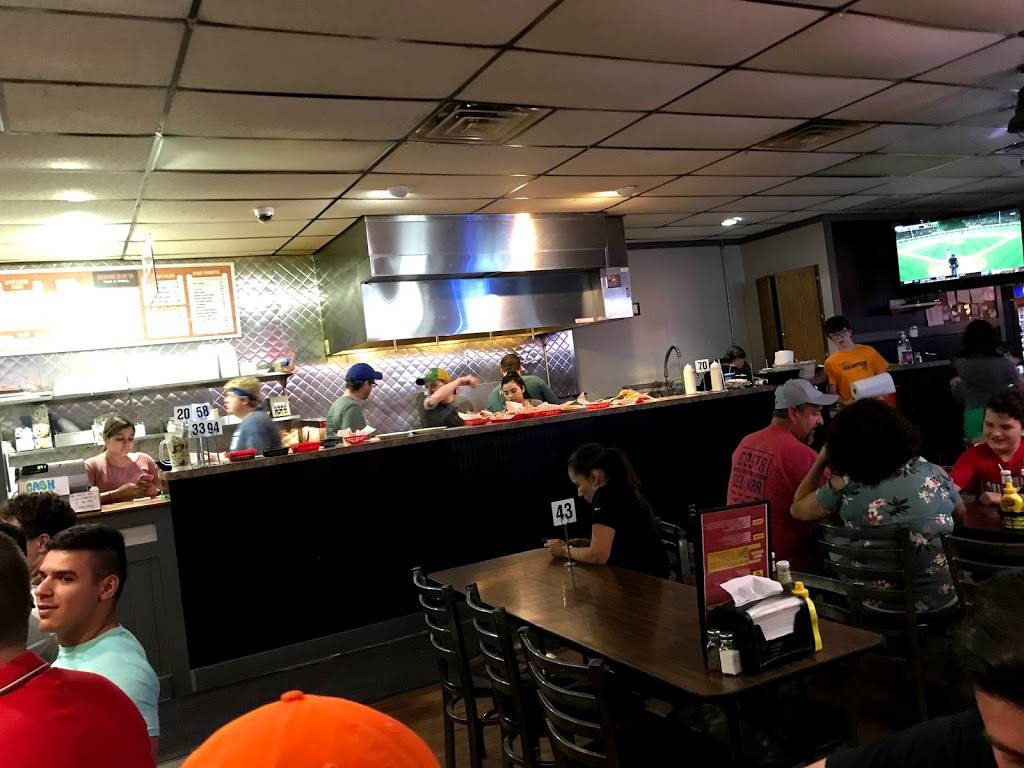 Dinkers Bar and Grill | restaurant | 2368 S 29th St, Omaha, NE 68105, USA | 4023429742 OR +1 402-342-9742