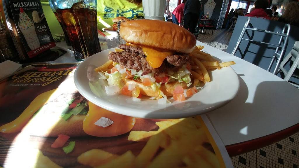 Steak n Shake | restaurant | 9770 Montgomery Rd, Cincinnati, OH 45242, USA | 5139841202 OR +1 513-984-1202