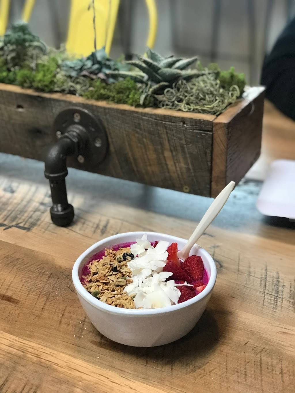 Zest Cold Pressed Juice Co. | restaurant | 6704 Perimeter Loop Rd, Dublin, OH 43017, USA | 6143893337 OR +1 614-389-3337