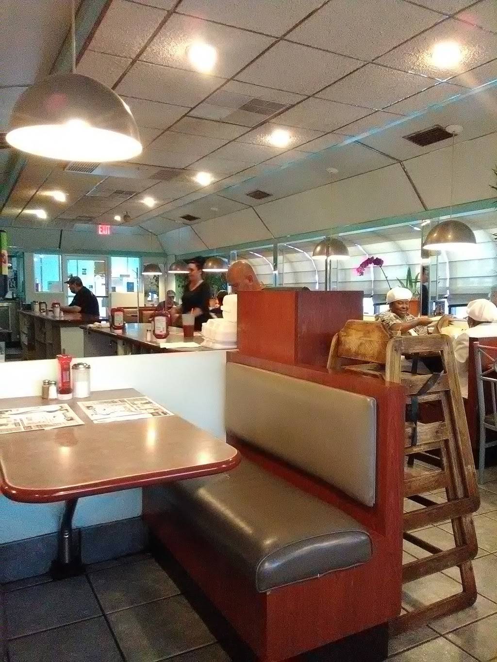 Pats Original Diner | restaurant | 1300 S Broad St, Trenton, NJ 08610, USA | 6093922024 OR +1 609-392-2024