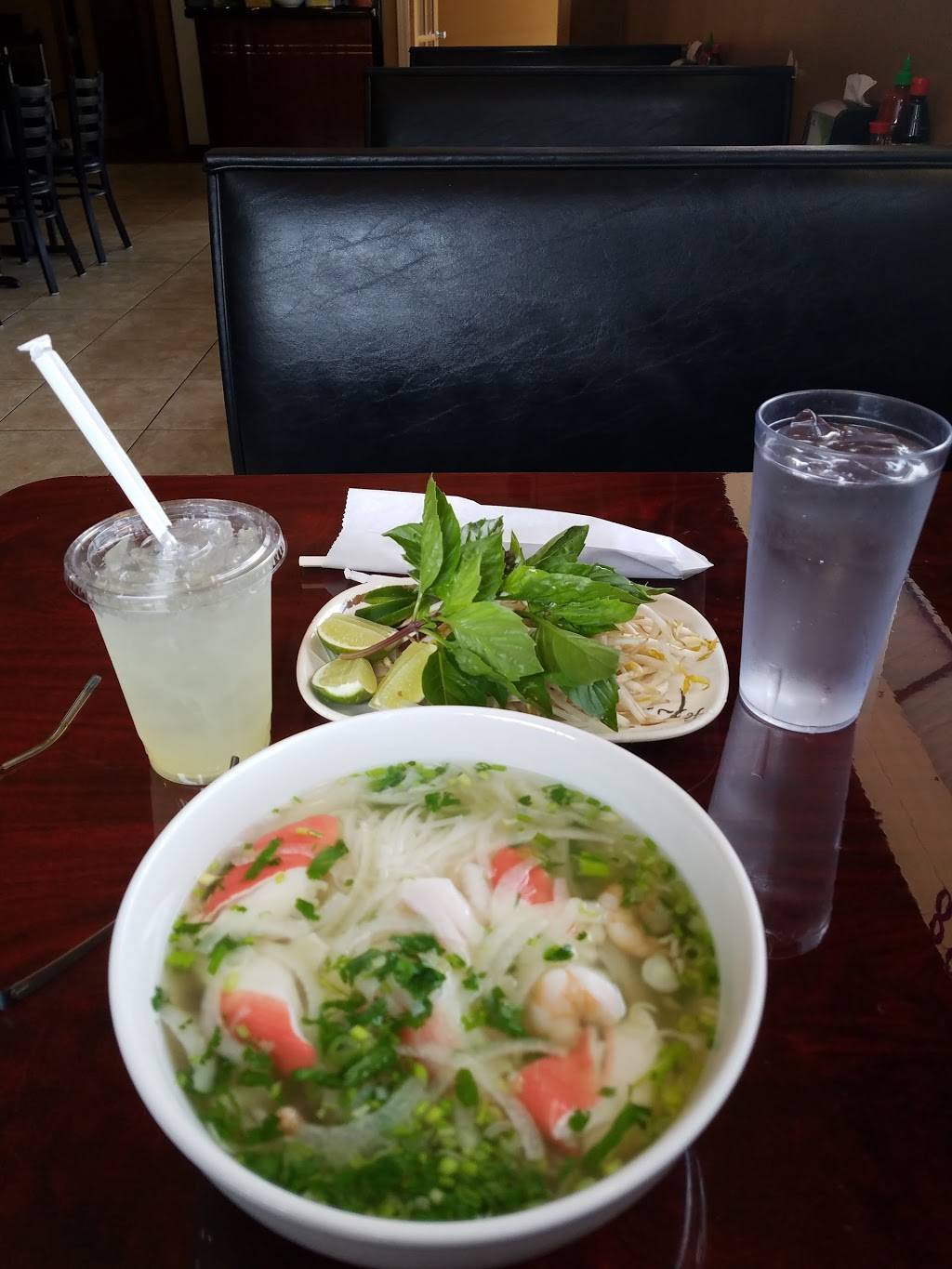 Pho Littleton | restaurant | 389 W Littleton Blvd, Littleton, CO 80120, USA | 3037975488 OR +1 303-797-5488
