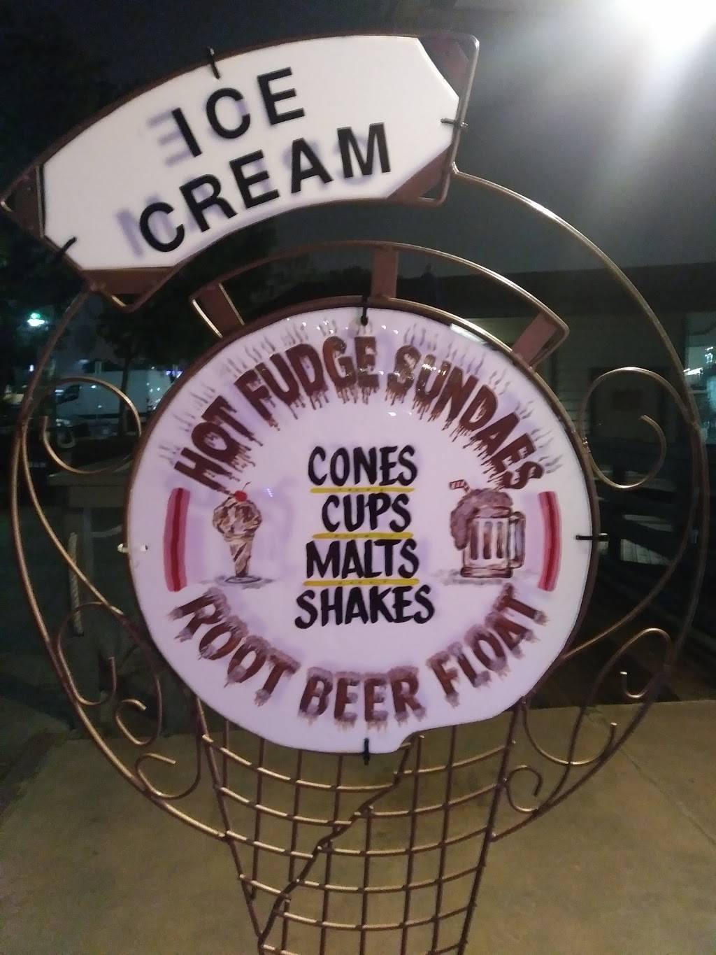 The Galley | restaurant | 2804 Emerson St, San Diego, CA 92106, USA | 6192341134 OR +1 619-234-1134