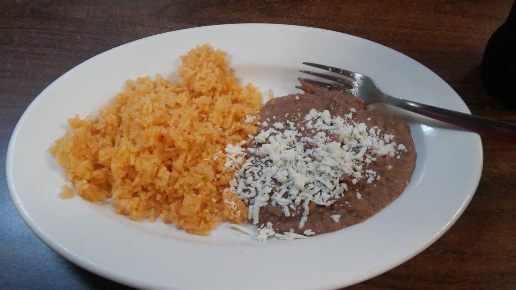 El Jacalito | restaurant | 708 Southeast Blvd, Clinton, NC 28328, USA | 9102990996 OR +1 910-299-0996