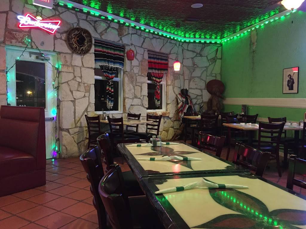 Casa Tapatia Mexican Restaurant & Bar | restaurant | 145 I-10 Frontage Rd, Beaumont, TX 77707, USA | 4098320848 OR +1 409-832-0848