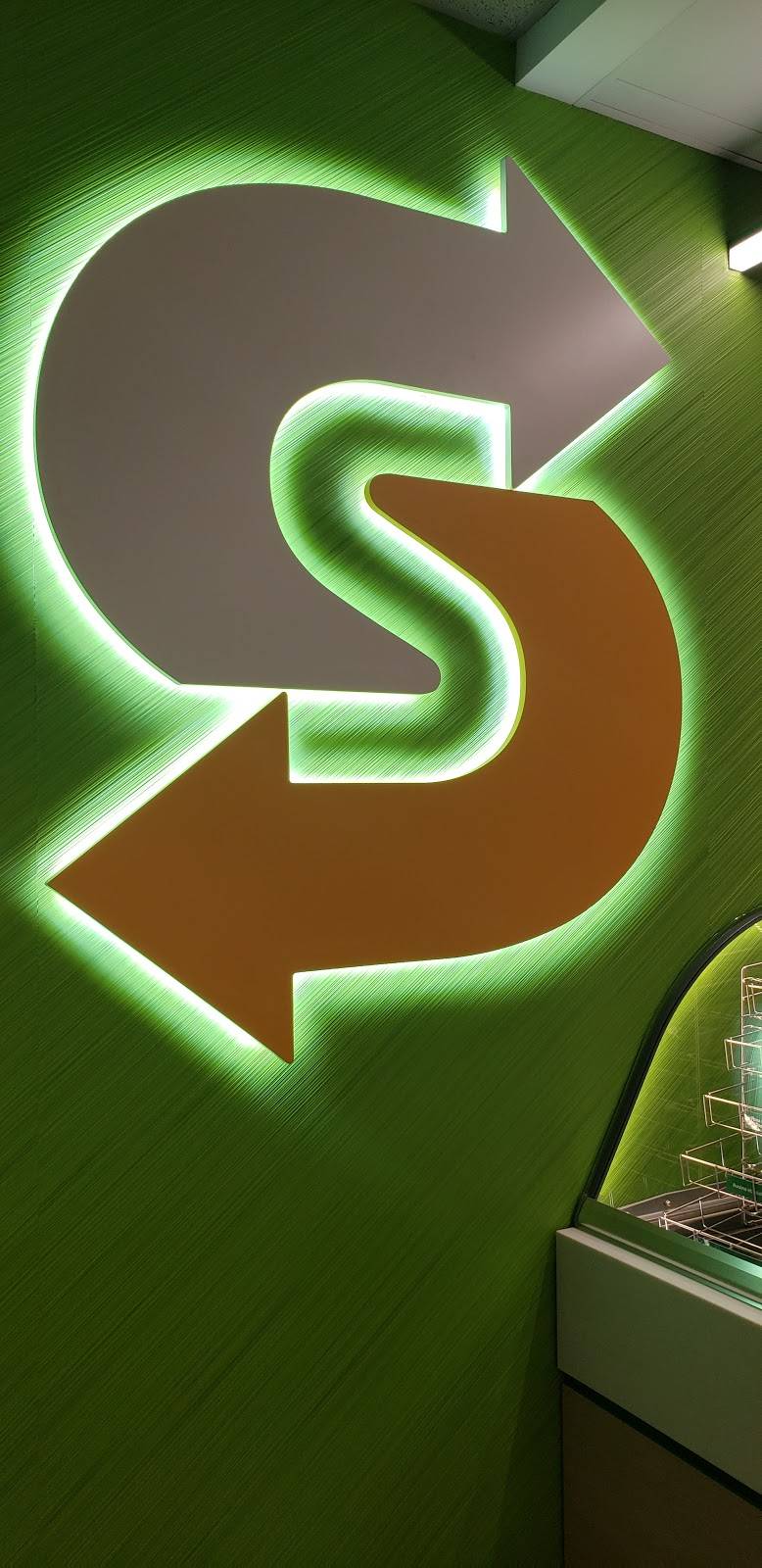 Subway Samson | restaurant | 4649 Boulevard Samson place 100, Laval, QC H7W 2H5, Canada | 5796403636 OR +1 579-640-3636