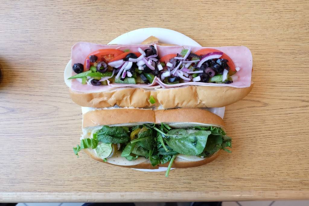 Amatos | restaurant | 390 Meadow St, Littleton, NH 03561, USA | 6035755664 OR +1 603-575-5664