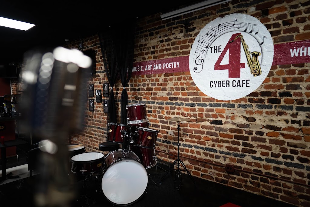 The 4 Cyber Cafe | restaurant | 4 W Broad St, Richmond, VA 23220, USA | 8044473977 OR +1 804-447-3977