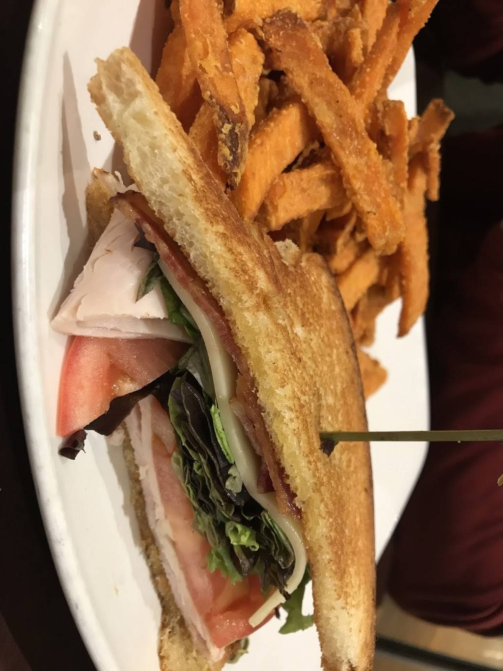 Stephanies | restaurant | 1 Harborside Dr, Boston, MA 02128, USA | 6175671593 OR +1 617-567-1593