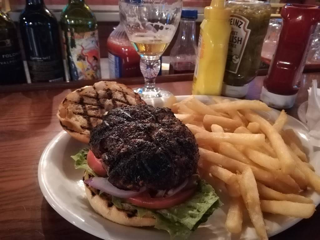 Oasis Bar & Grill | restaurant | 31 King St E, Cobourg, ON K9A 2M3, Canada | 9053726634 OR +1 905-372-6634