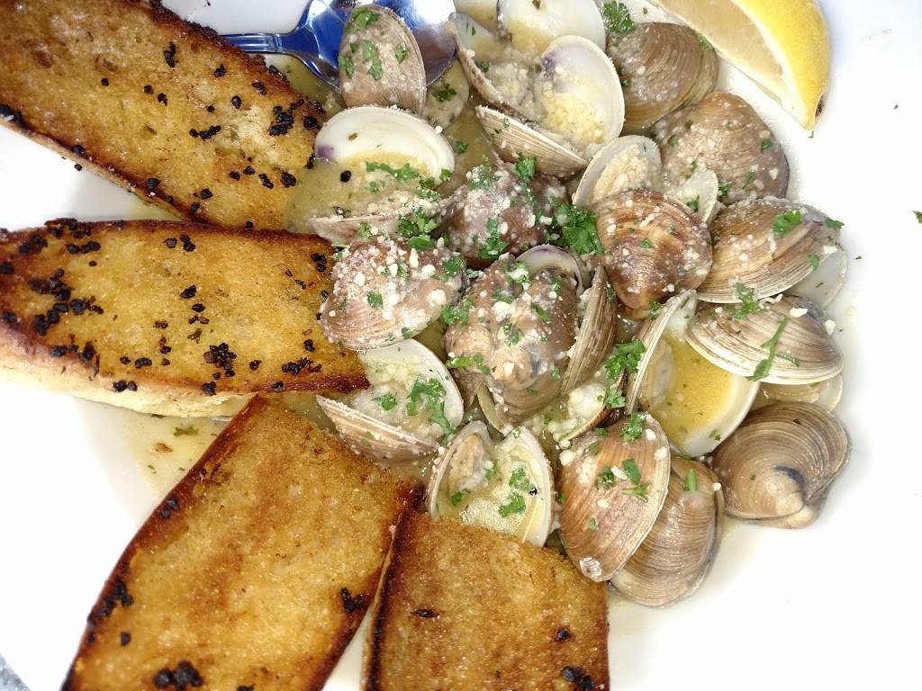 Old Marco Lodge Crab House | restaurant | 401 Papaya St, Goodland, FL 34140, USA | 2396427227 OR +1 239-642-7227