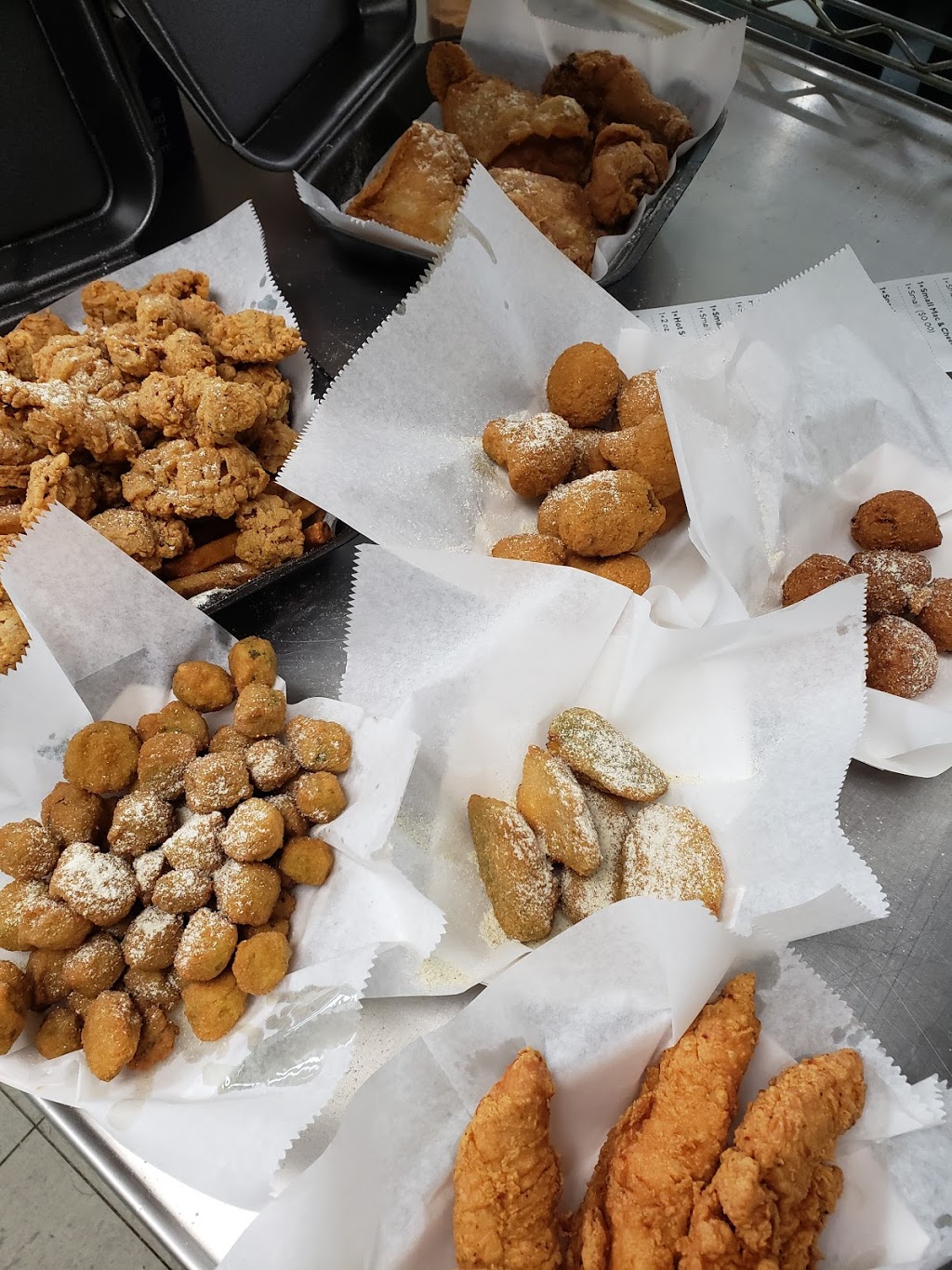 Lunas Chicken N Seafood | restaurant | 8793 Blue Ridge Blvd Suite B, Kansas City, MO 64138, USA | 8168328979 OR +1 816-832-8979