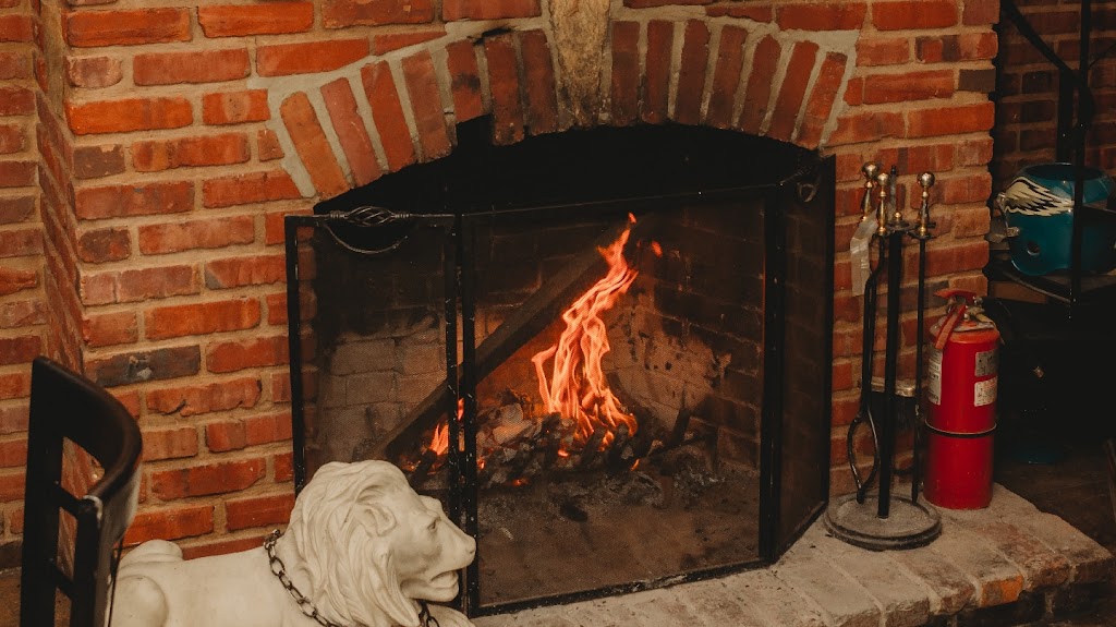 Fireside Tavern | restaurant | 2701 S Marshall St, Philadelphia, PA 19148, USA | 2152717650 OR +1 215-271-7650