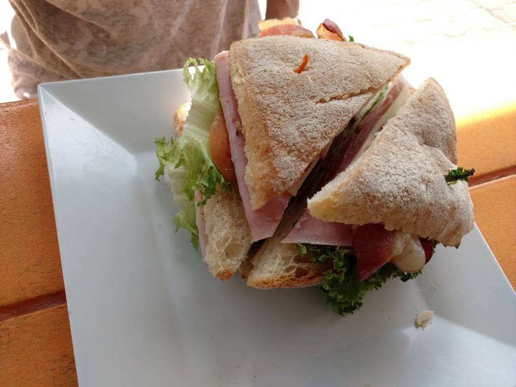 Hurricane Seafood Restaurant | restaurant | 809 Gulf Way, St Pete Beach, FL 33706, USA | 7273609558 OR +1 727-360-9558