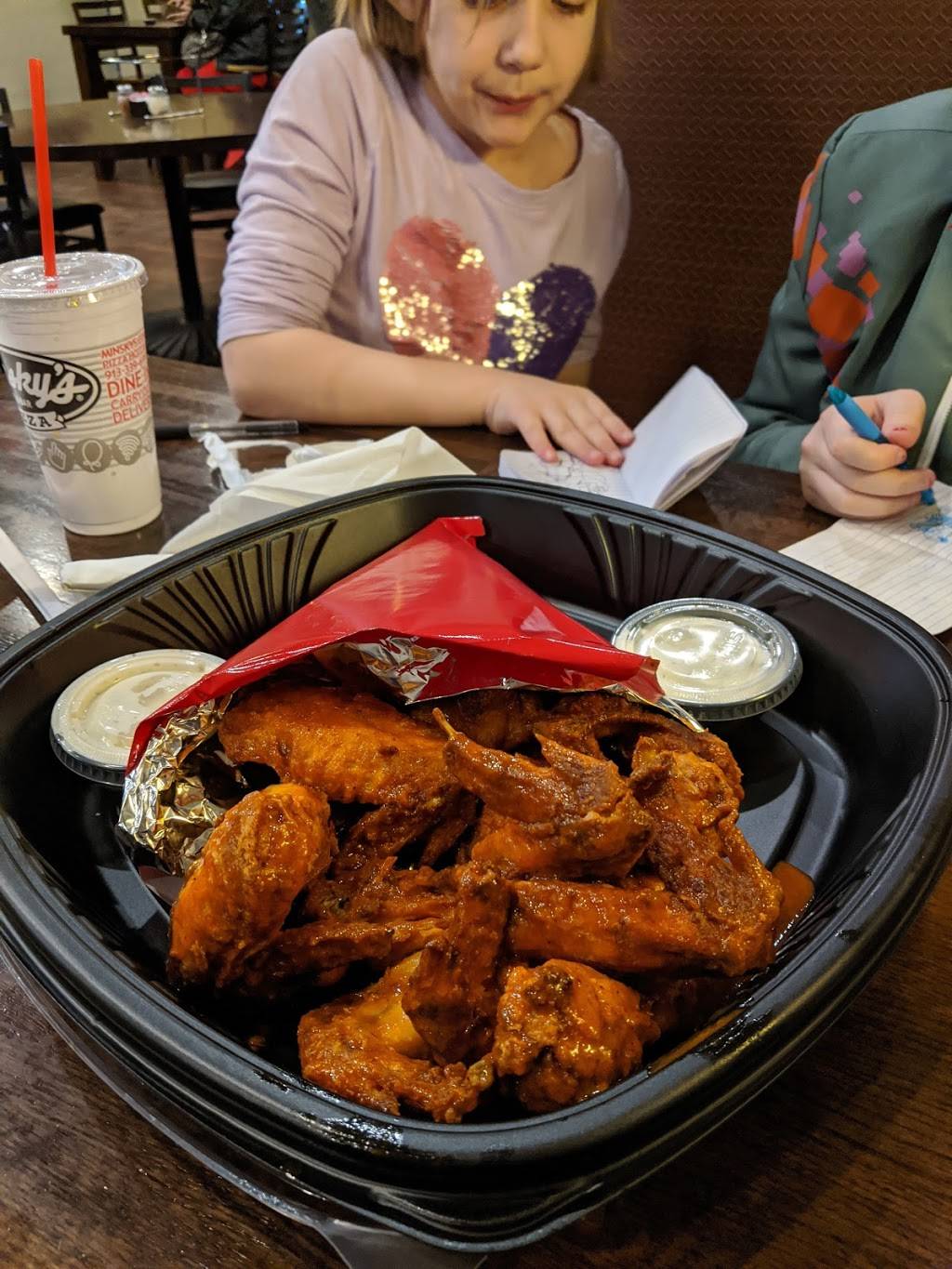 Minskys Pizza | restaurant | 812 W Foxwood Dr, Raymore, MO 64083, USA | 8163311700 OR +1 816-331-1700