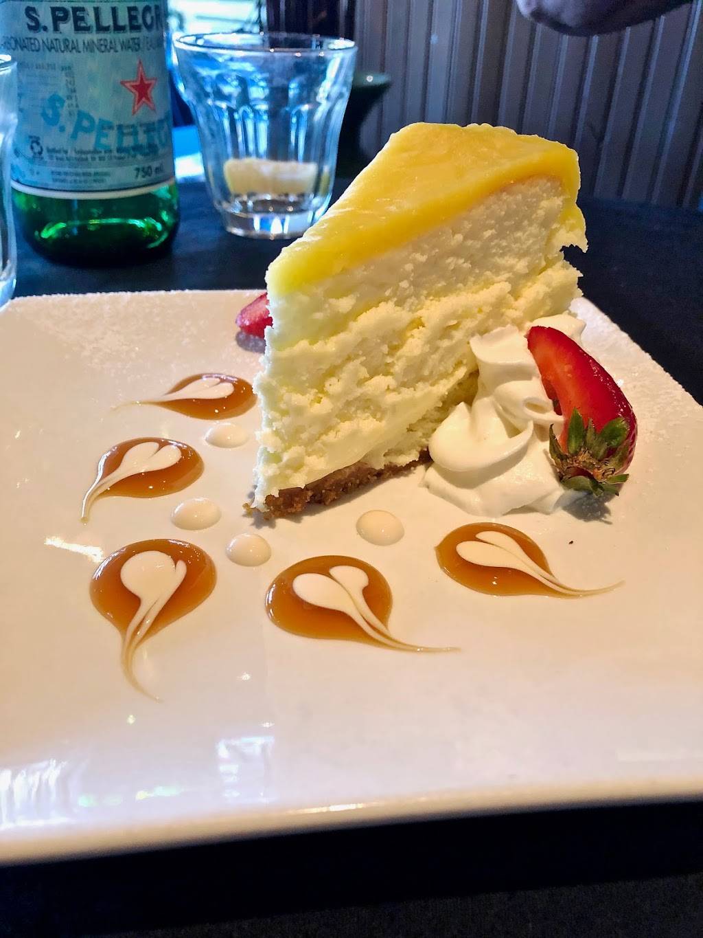 West Plains Bistro | restaurant | 133 Plains Rd E, Burlington, ON L7T 2L3, Canada | 9053339449 OR +1 905-333-9449