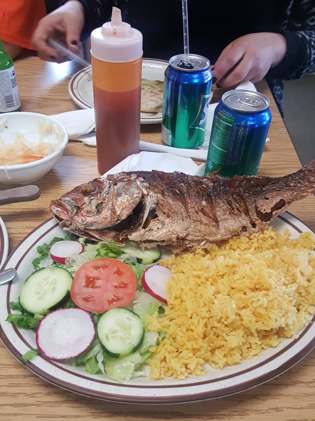 Franciscos Salvadoreño Restaurant | restaurant | 100 E Broad St, Bethlehem, PA 18018, USA | 6108663556 OR +1 610-866-3556