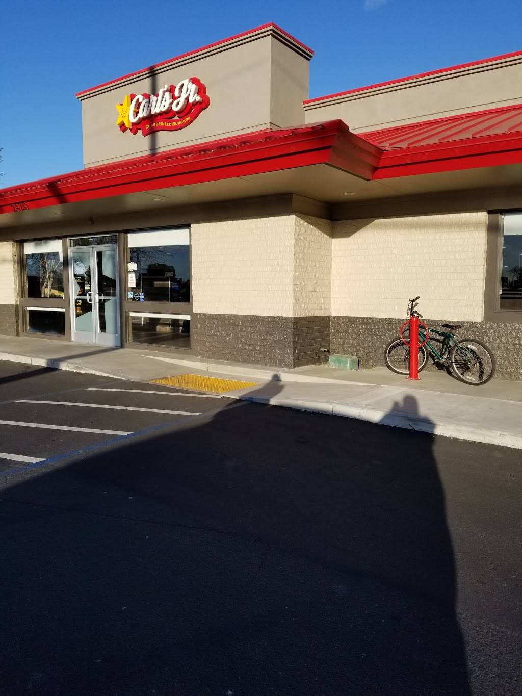 Carls Jr. | restaurant | 2420 Mitchell Rd, Ceres, CA 95307, USA | 2095372277 OR +1 209-537-2277