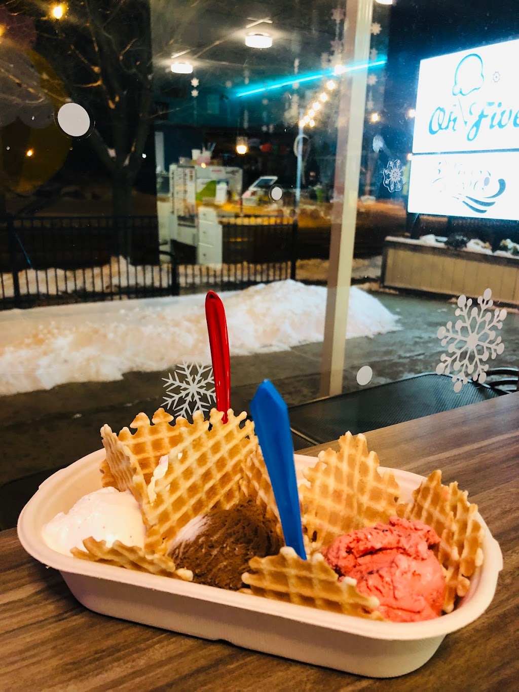 Oh Five Scoop Shop | restaurant | 1937 E State Blvd, Fort Wayne, IN 46805, USA | 2604946069 OR +1 260-494-6069