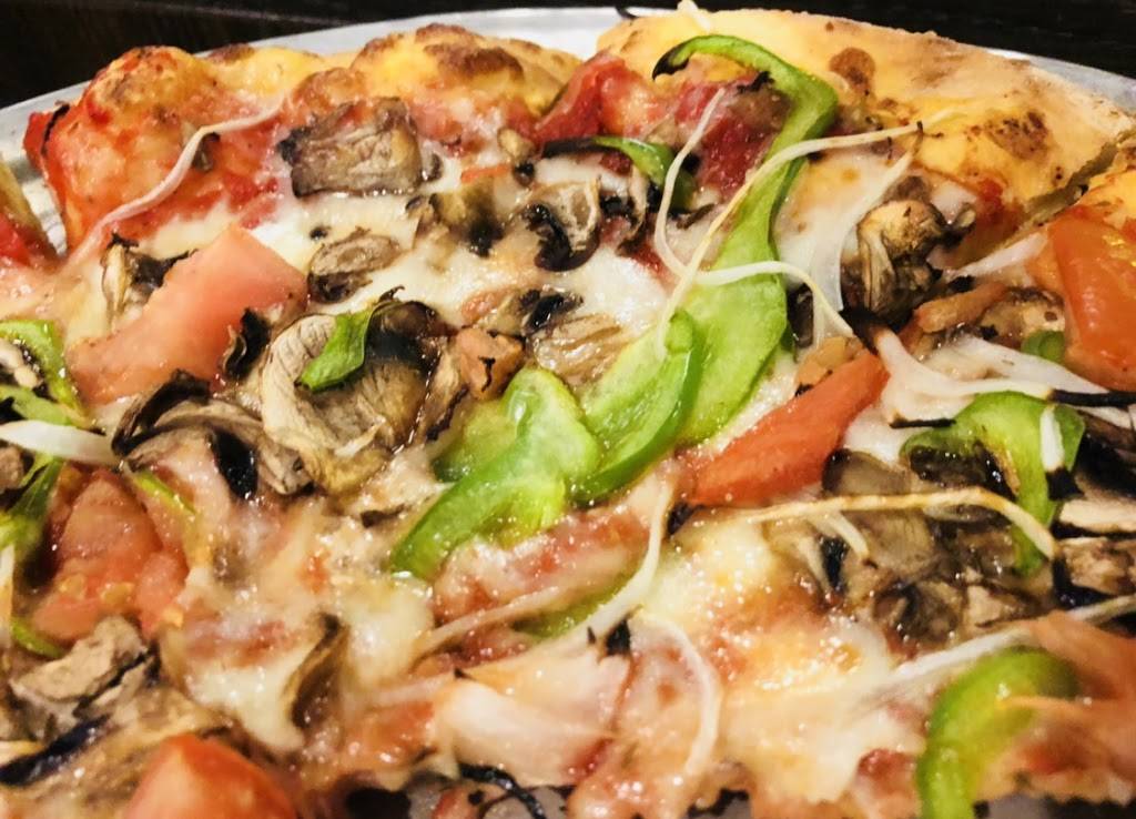 Little Caesars Pizza | meal takeaway | 15574 Middlebelt Rd, Livonia, MI 48154, USA | 7342614740 OR +1 734-261-4740