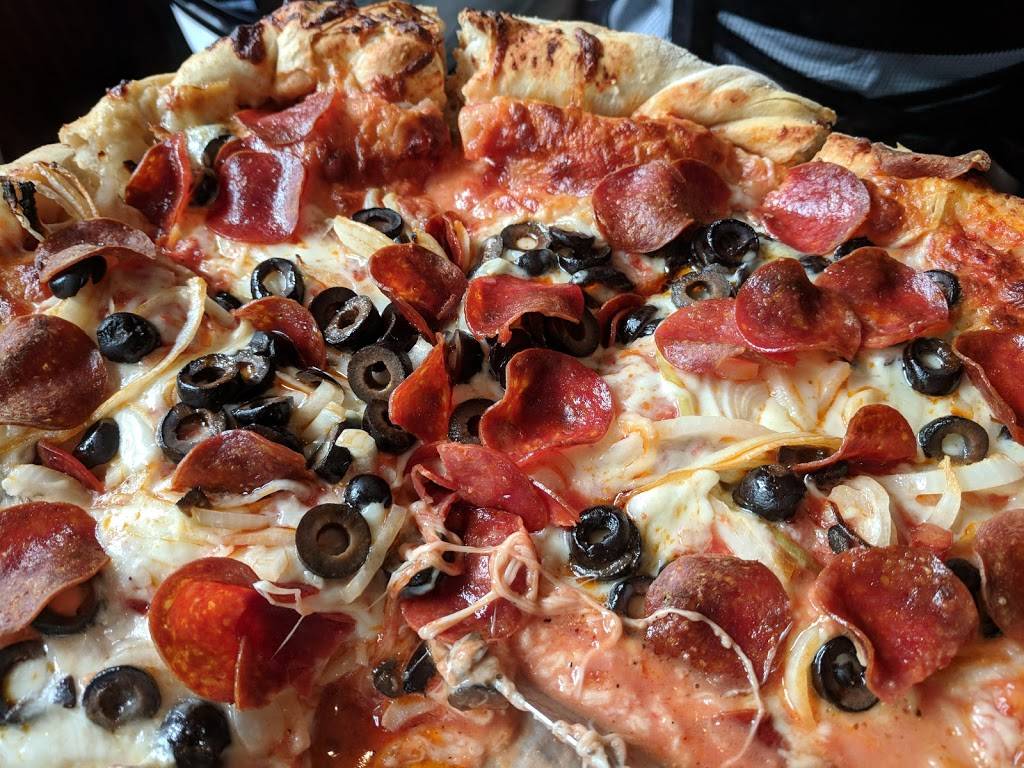 Kaisers Pizza & Pub | restaurant | 1801 IL-21, Gurnee, IL 60031, USA | 8473366500 OR +1 847-336-6500