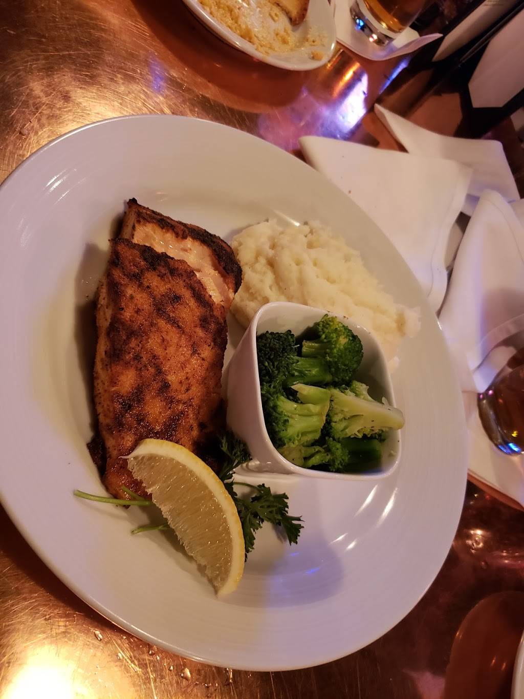 Oxfords Casual Dining | restaurant | 2 Millbury Blvd, Oxford, MA 01540, USA | 5089871567 OR +1 508-987-1567