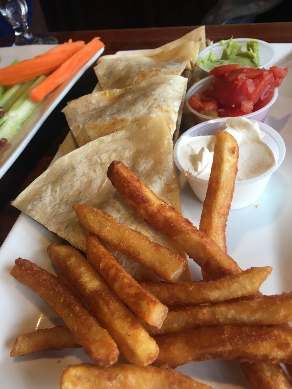 Burkes Restaurant & Bar | restaurant | 645 Bronx River Rd, Yonkers, NY 10704, USA | 9142375137 OR +1 914-237-5137