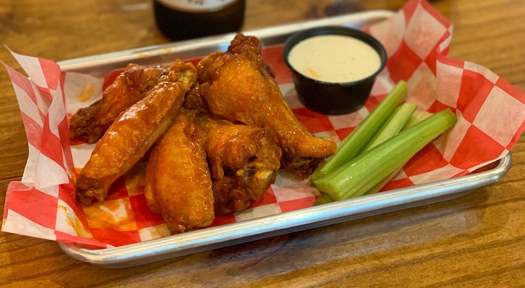 Wingabels | restaurant | 1639 Broadway, San Antonio, TX 78215, USA | 2104449425 OR +1 210-444-9425