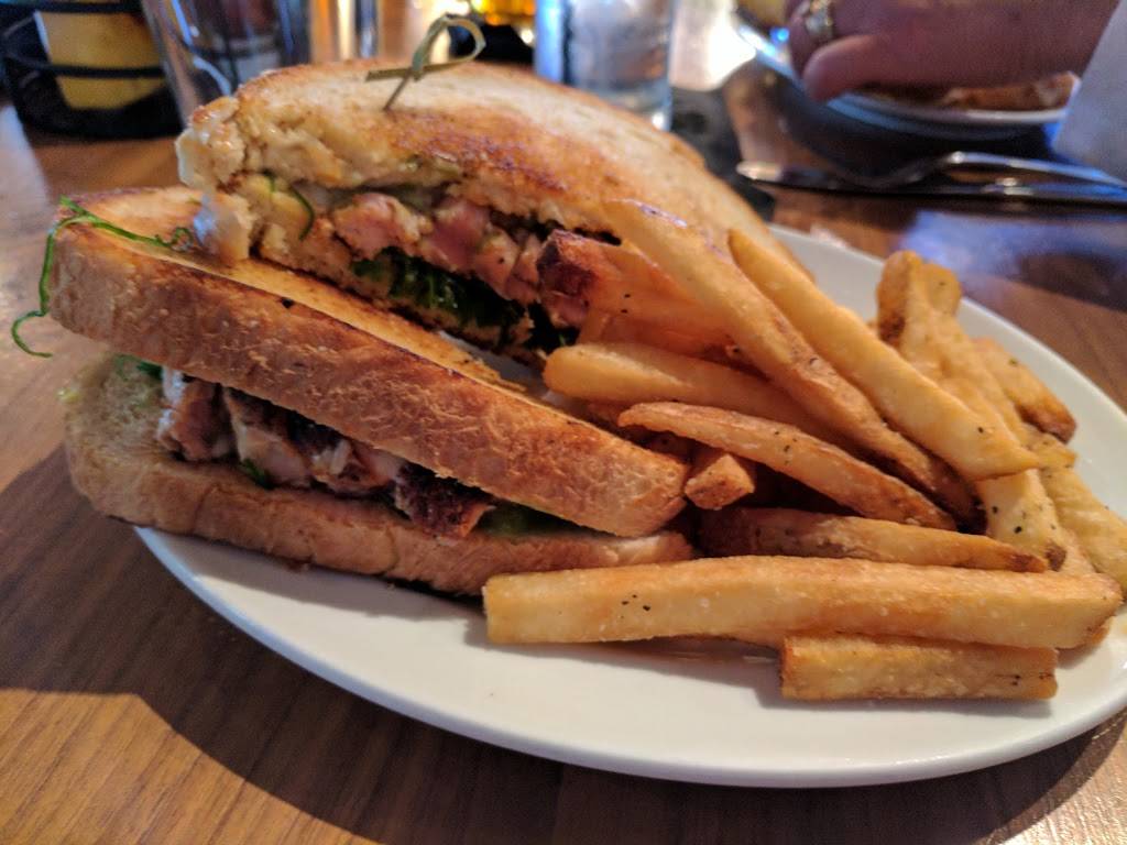 Sand Dollar Bar & Grille | restaurant | 2 Beach St, York, ME 03909, USA | 2076060077 OR +1 207-606-0077